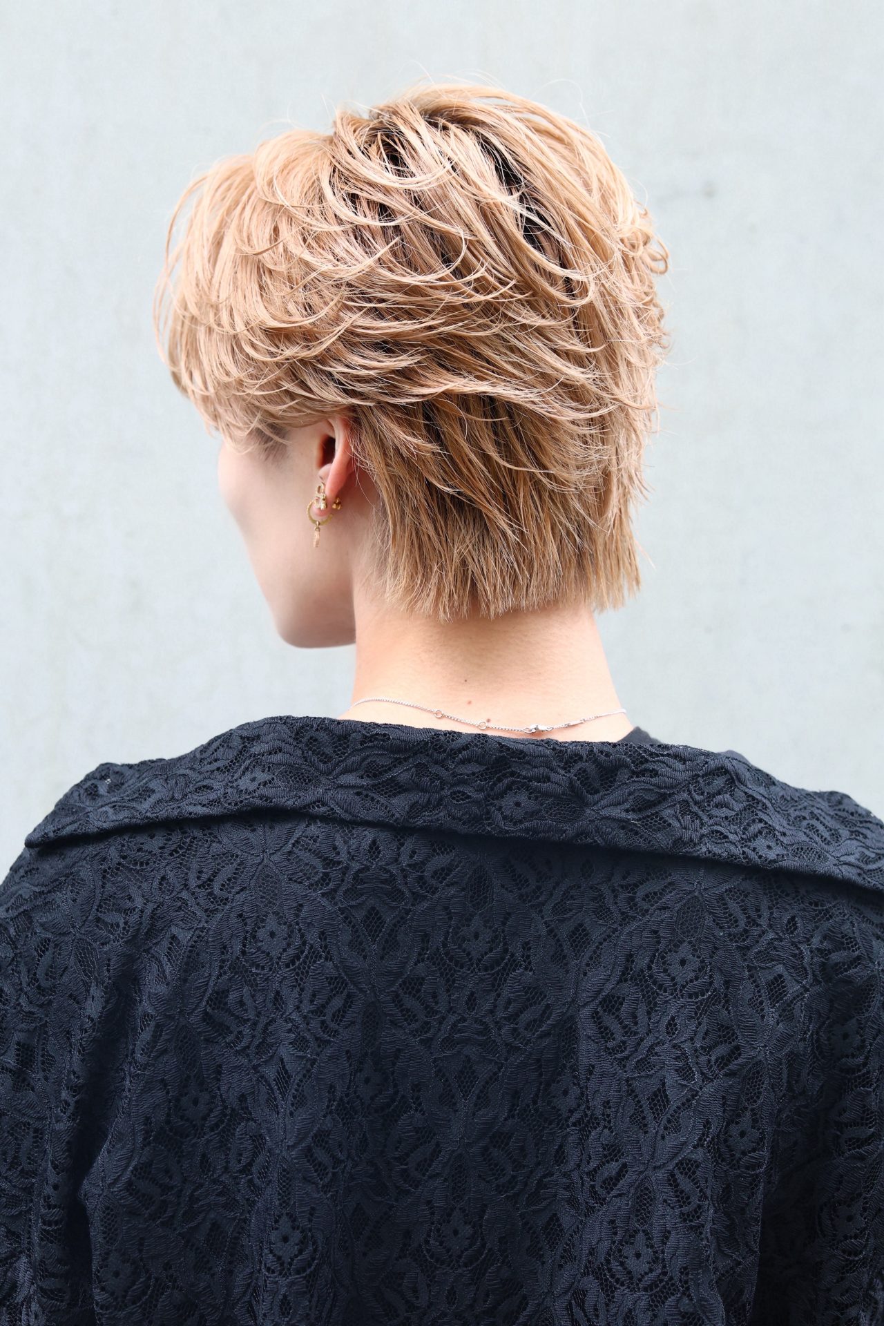 2026冬】ブロンディーフェザーショート LIPPS hair 二子玉川